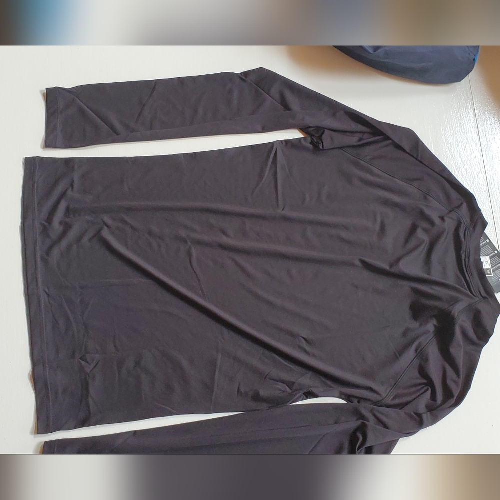 Long sleeve compression - Picture 2 of 3